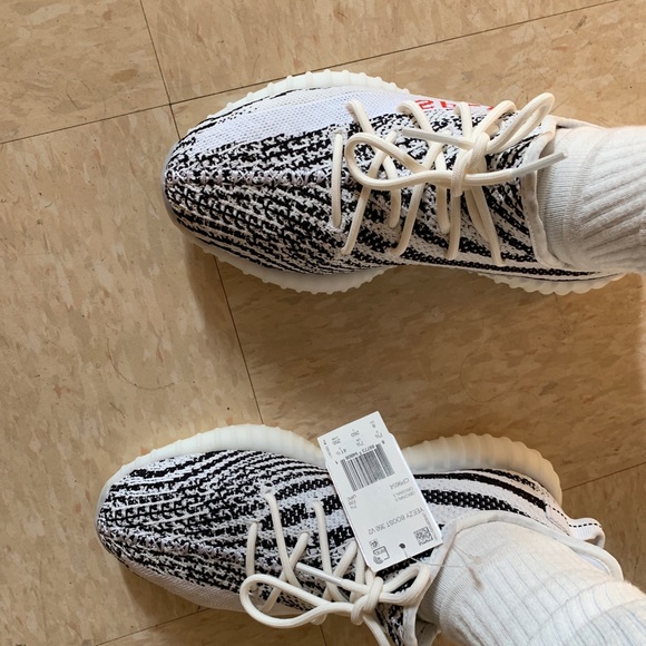 Adidas YEEZY - Picture 1 of 2